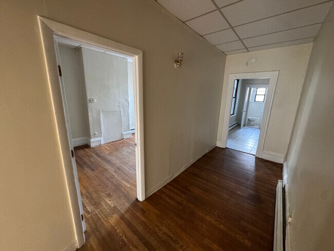 Building Photo - 2 Harvard St