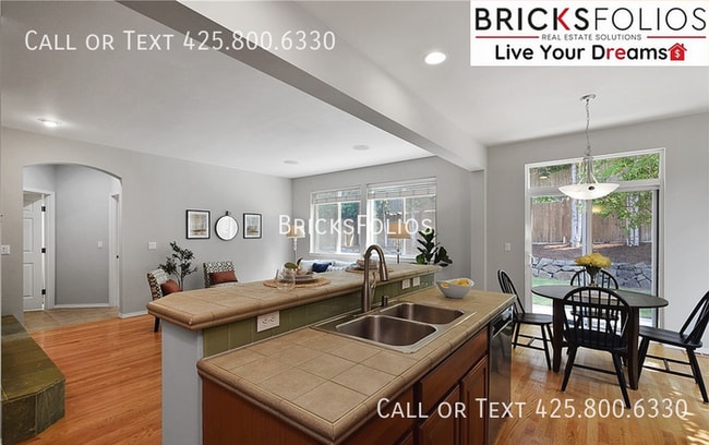 Building Photo - Welcoming Home in Bothell, Ideal for Relax...
