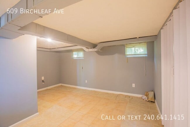 Building Photo - 609 Birchleaf Ave