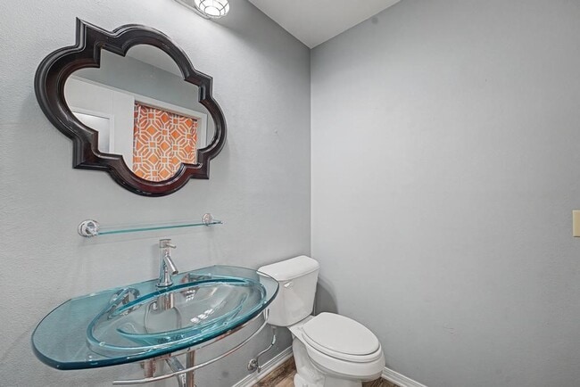 Building Photo - 298 W Mountain St