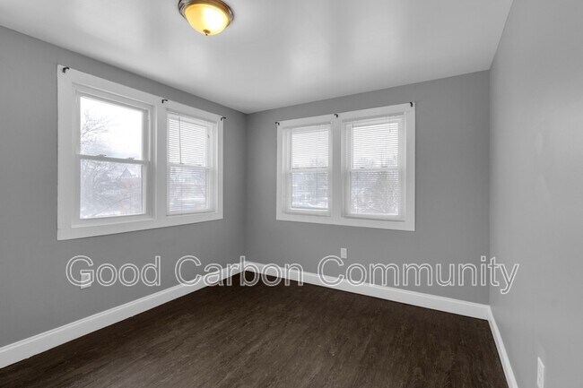 Building Photo - 618 Elmwood Ave