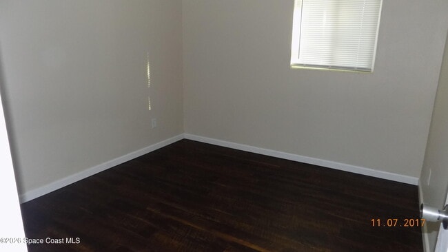 Building Photo - 1204 Tulip Ln