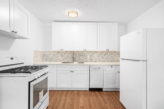 Building Photo - 2108 Camille St