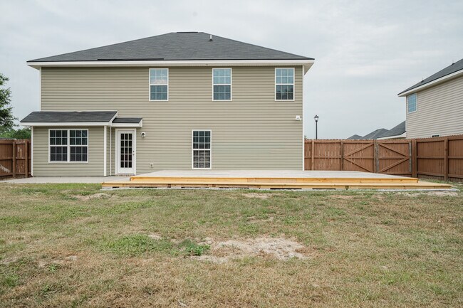 Building Photo - 717 Highgrove Ct