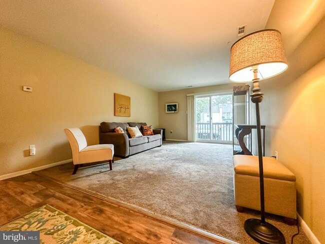 Building Photo - 15 Scotch Pine Dr