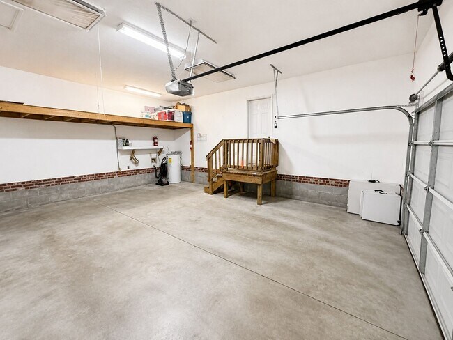 Building Photo - 6012 Waldos Beach Rd