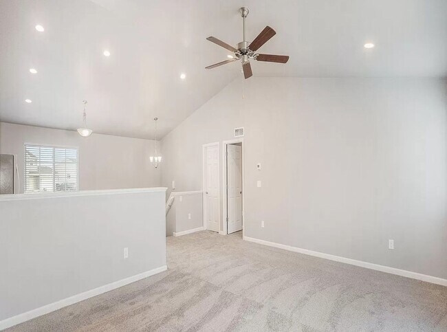 Building Photo - Beautiful family home in Fowlerville