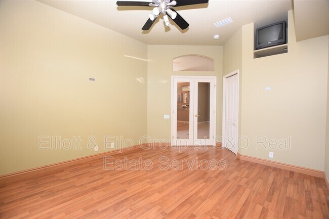 Building Photo - 2218 Longleaf Cir