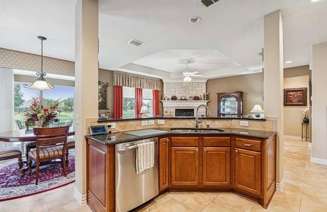 Building Photo - 7313 Reflection Bay Dr