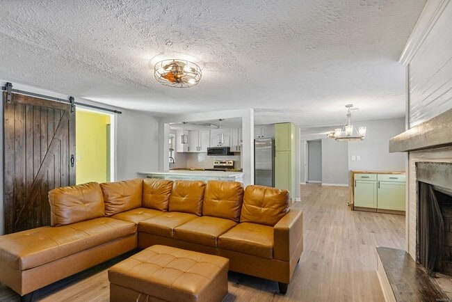 Building Photo - 1216 Old Rdg Rd E