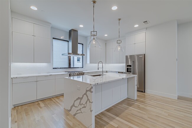 Building Photo - 2707 Kimsey Dr