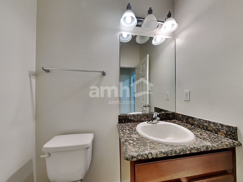 Building Photo - 235 Buck Run Way