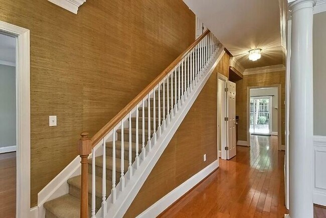 Building Photo - Wildewood in Northeast Columbia--Offering Self Guided Tour with RENTLY!