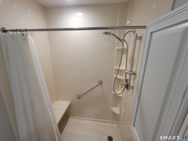 Building Photo - 303 Willow Springs