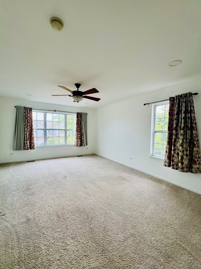 Building Photo - 1318 Leonard Dr