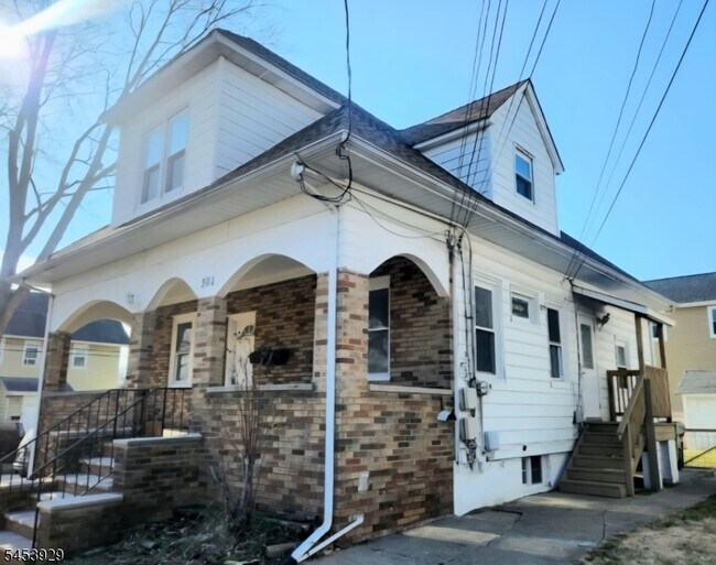 Building Photo - 301 Hagel Ave