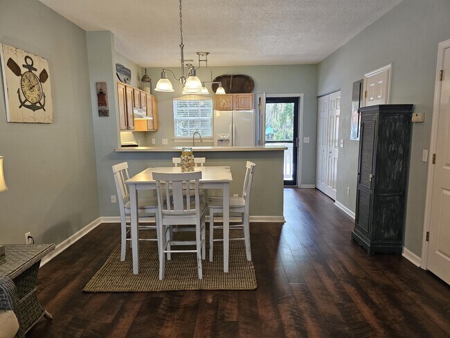 Building Photo - 1105 13th St