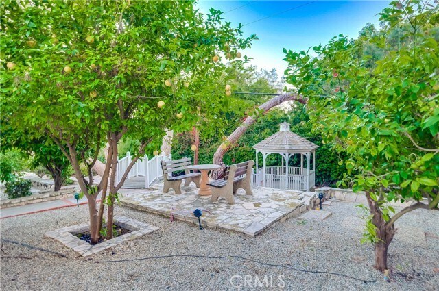 Building Photo - 2 Headland Dr
