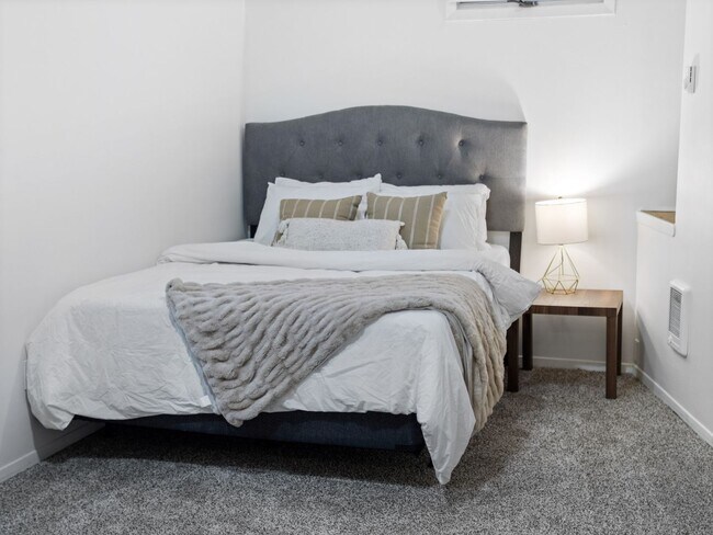 Building Photo - Cozy 2-Bed/1-Bath in Historic Browne’s Add...