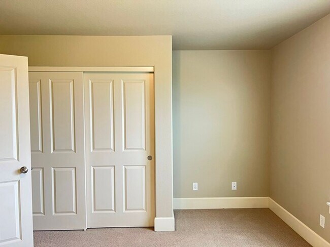Building Photo - 2710 Eagles Eye Ave NW