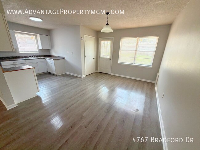Building Photo - 4767 Bradford Dr