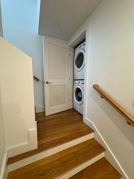 Building Photo - 49 Rogers St