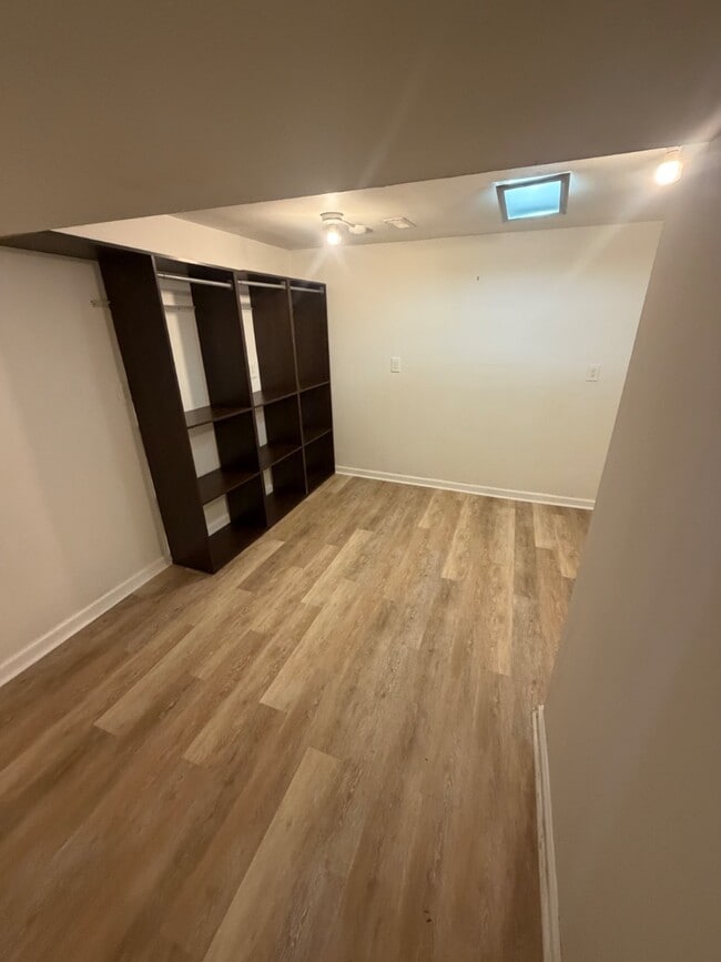 Building Photo - 11813 Pierce Way