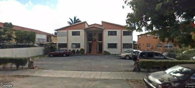 Primary Photo - 1322 W 44th St