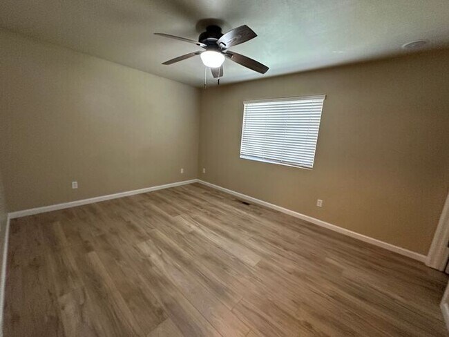 Building Photo - 7465 Hinton Dr