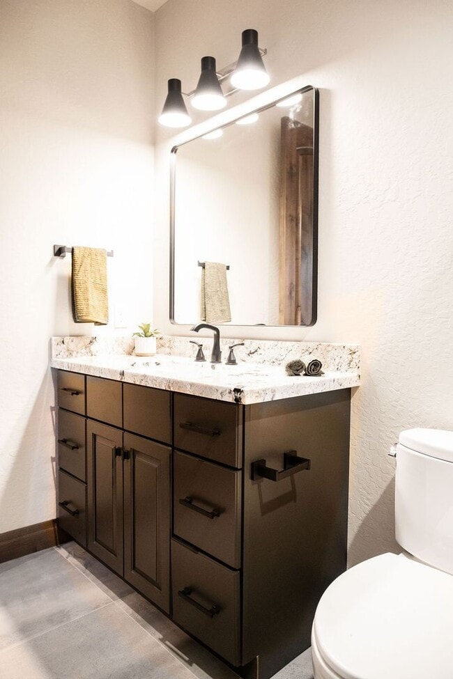 Building Photo - Beautiful 5 Bedroom Flagstaff Home