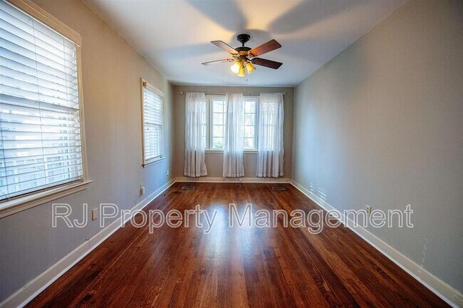 Building Photo - 41 S Fenwick Rd