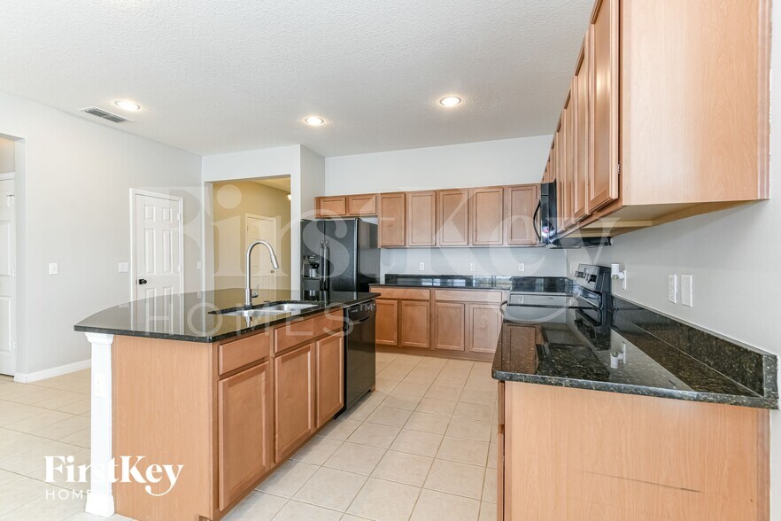 Building Photo - 2716 Barclay Ln