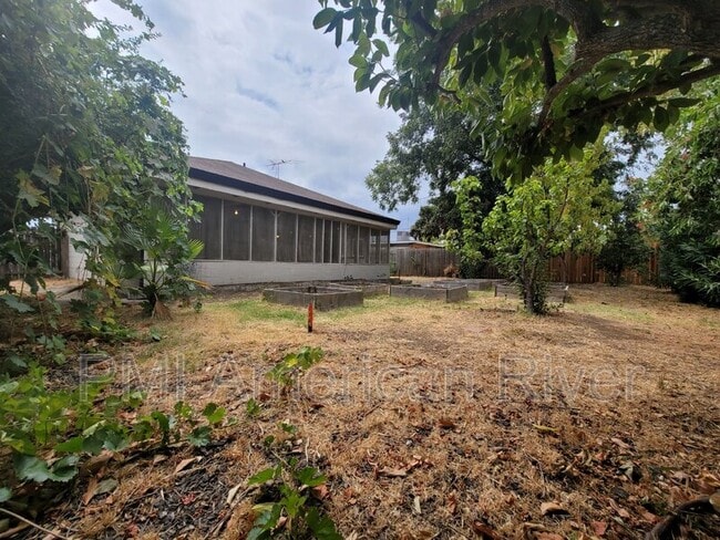 Building Photo - 6039 35th Ave
