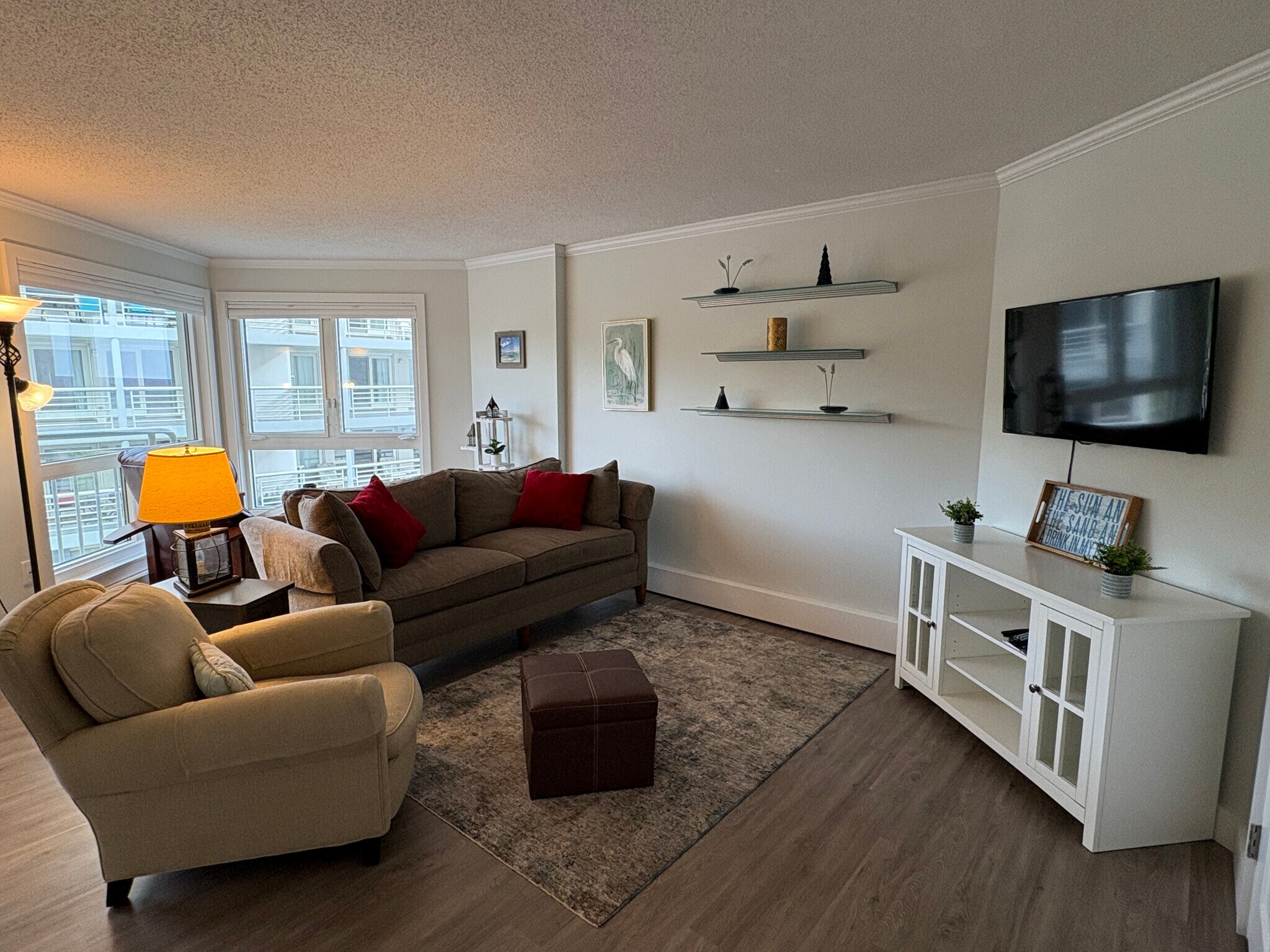 Living Rm - 219 E Grand Ave