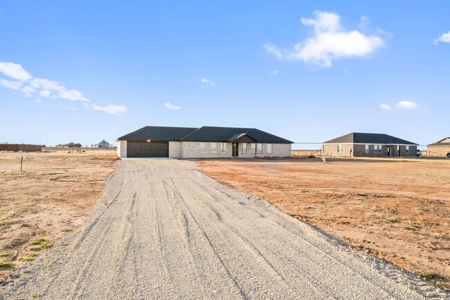 Building Photo - New Construction Home In Idalou ISD!
