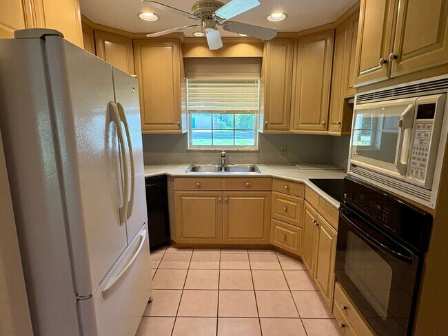 Building Photo - 3/2/2 POOL home in Stuart on 3/4 acre--NO HOA!