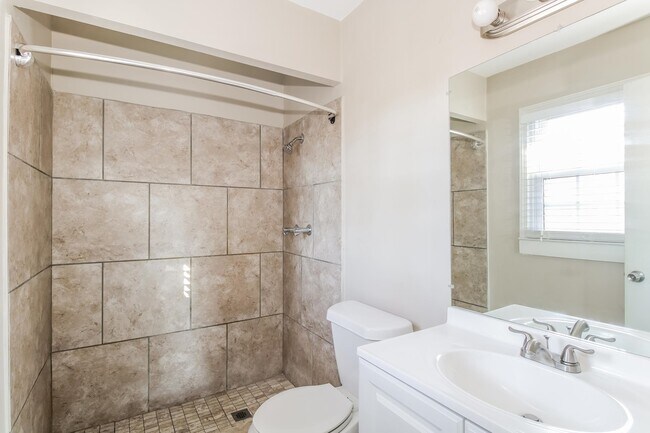 Building Photo - 5223 Braidwood Cove