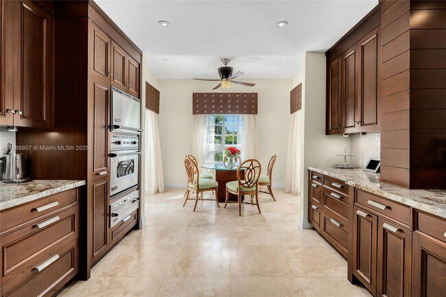Building Photo - 2331 Fisher Island Dr