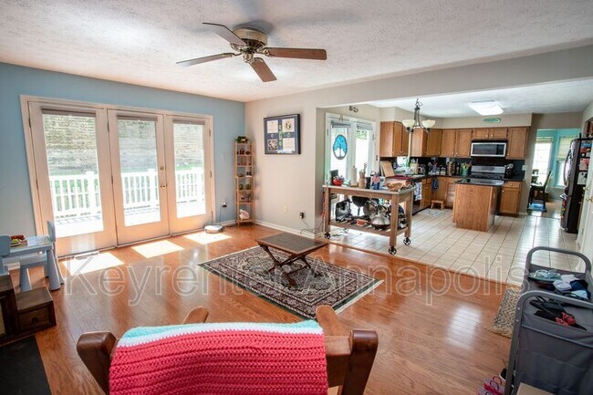 Building Photo - 2807 Chapman Ct