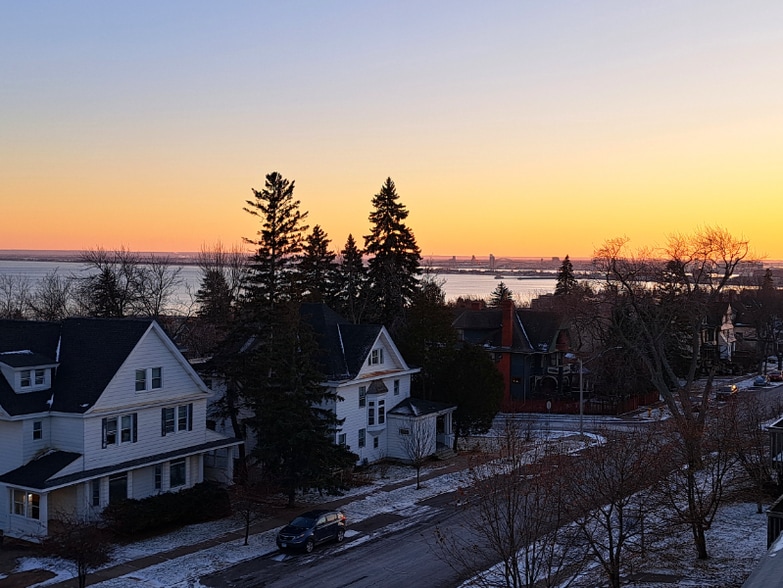 Building Photo - 1721 E 1st St