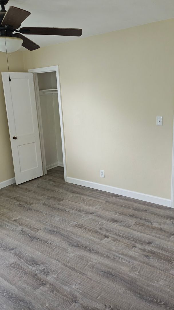 Building Photo - 3 Bed 1 Bath Home for Rent in Norfolk!