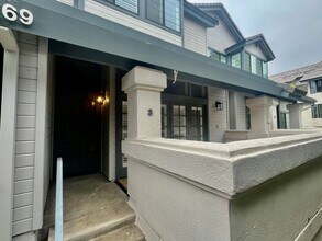 Building Photo - Beautiful 2bd/2bath townhome in Cambridge Terrace Community.