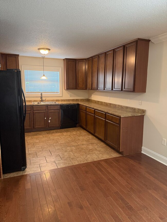 Building Photo - East Brainerd