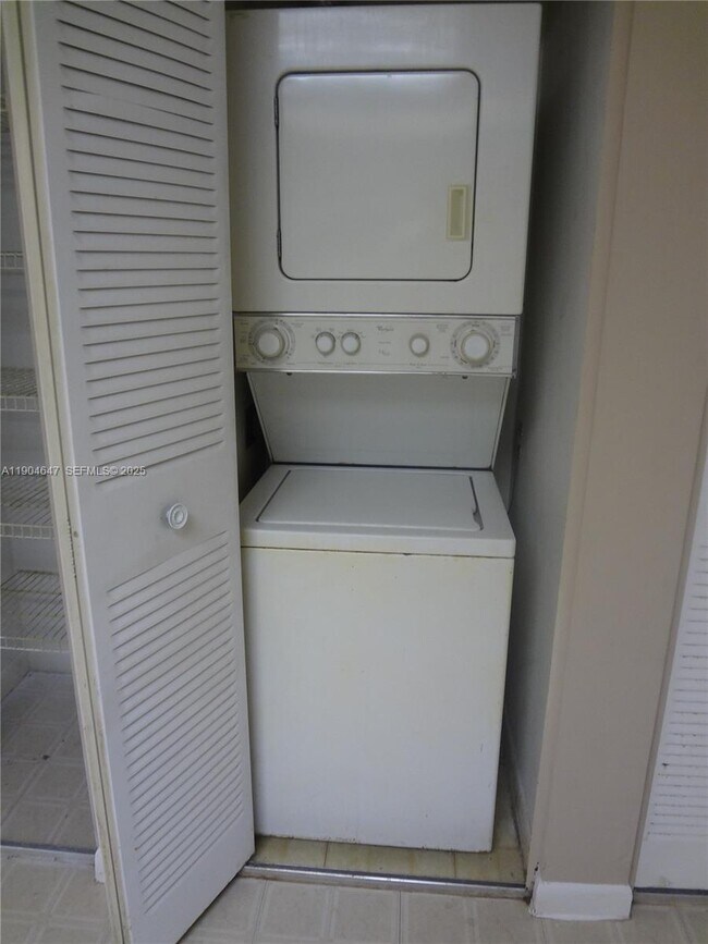 Building Photo - 10125 W Sunrise Blvd