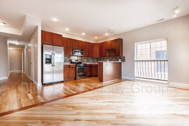 Building Photo - 543 E 43rd St