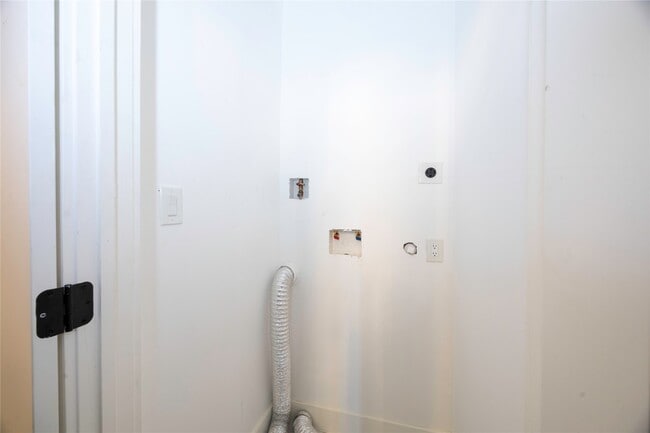 Building Photo - 1102 Bingham St