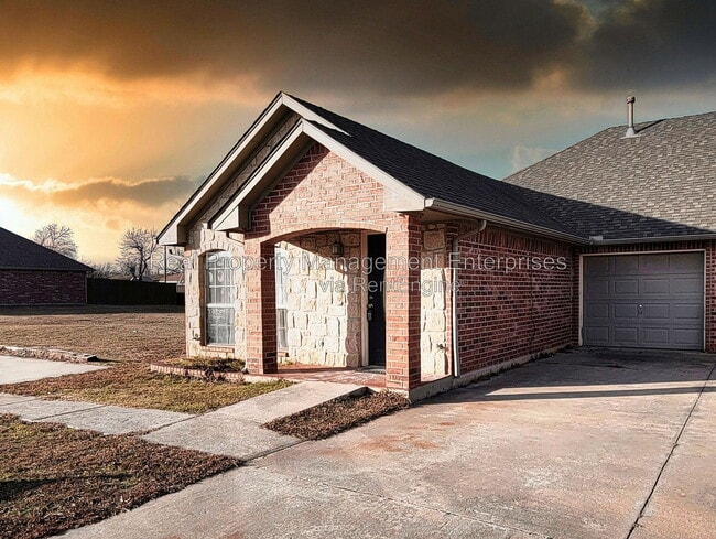 Building Photo - 4713 Castle Bay Cove