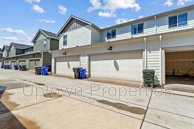 Building Photo - 876 N 18th Ave