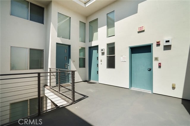 Building Photo - 12837 Moorpark St