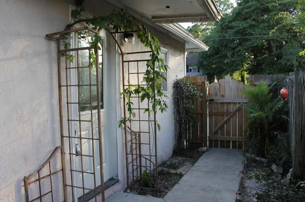 Building Photo - 1047 Hibiscus St